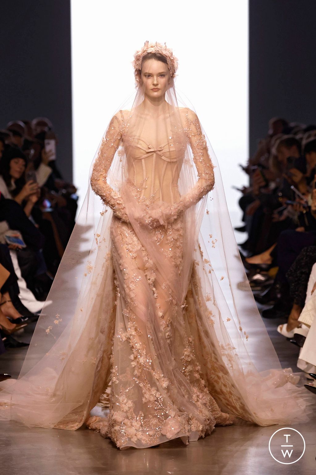 Fashion Week Paris Spring/Summer 2025 look 58 from the Elie Saab collection couture