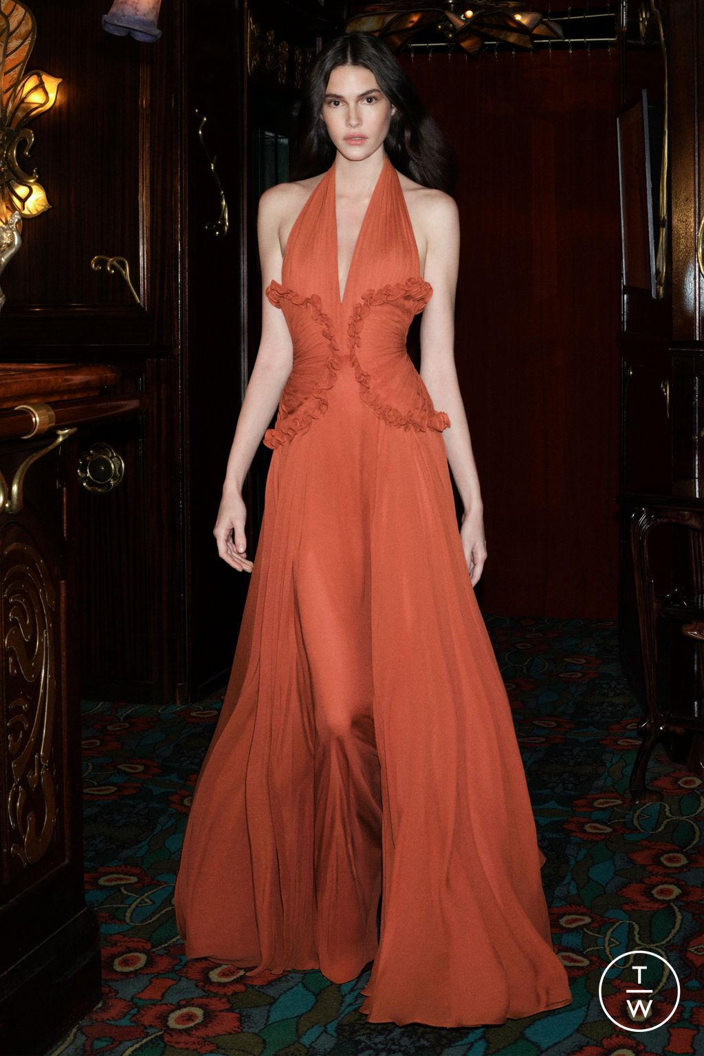 Fashion Week Paris Pre-Fall 2025 look 33 de la collection Elie Saab womenswear