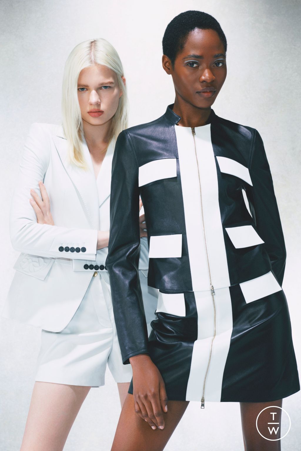 Fashion Week Paris Resort 2023 look 1 de la collection Elie Saab womenswear
