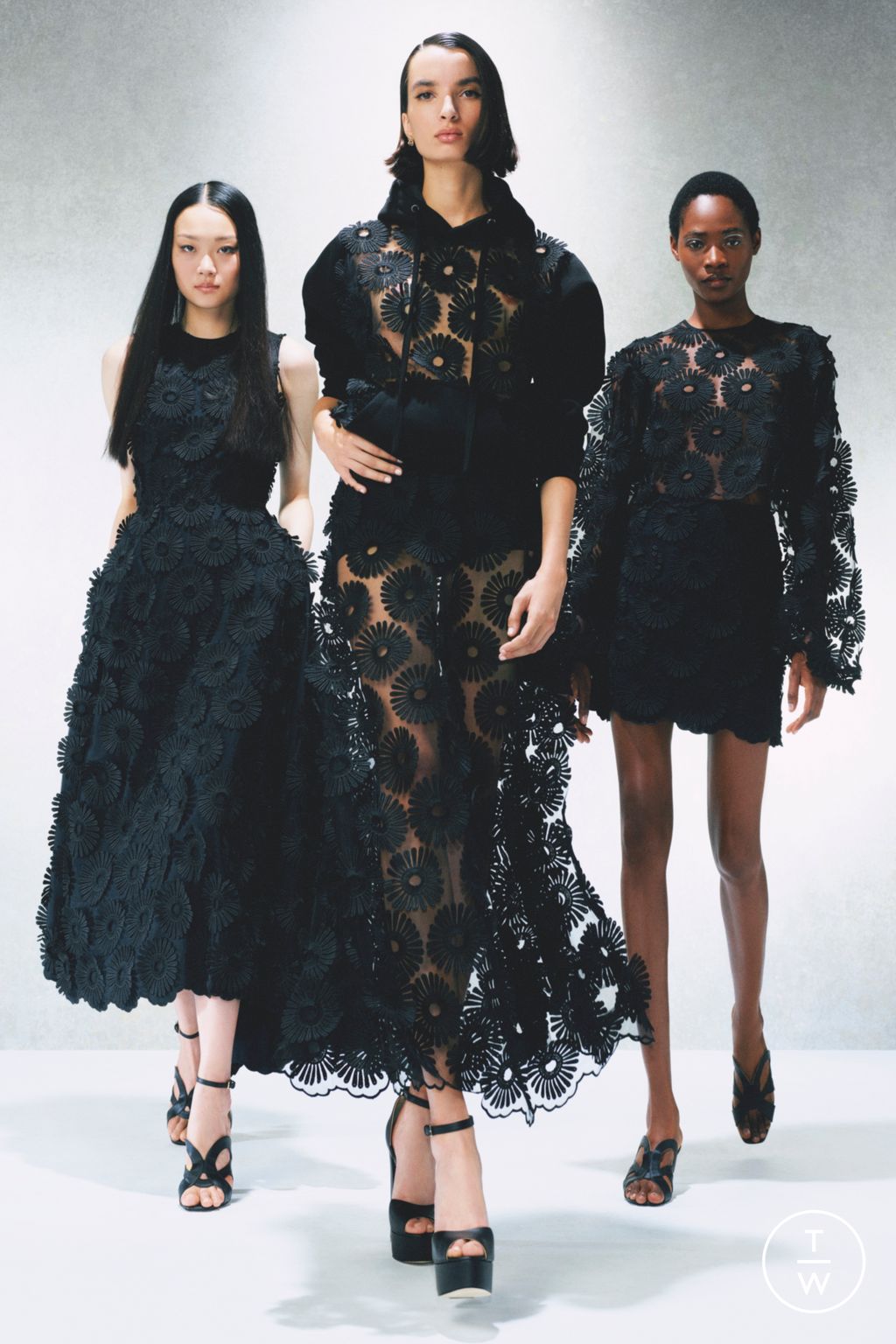 Fashion Week Paris Resort 2023 look 7 de la collection Elie Saab womenswear