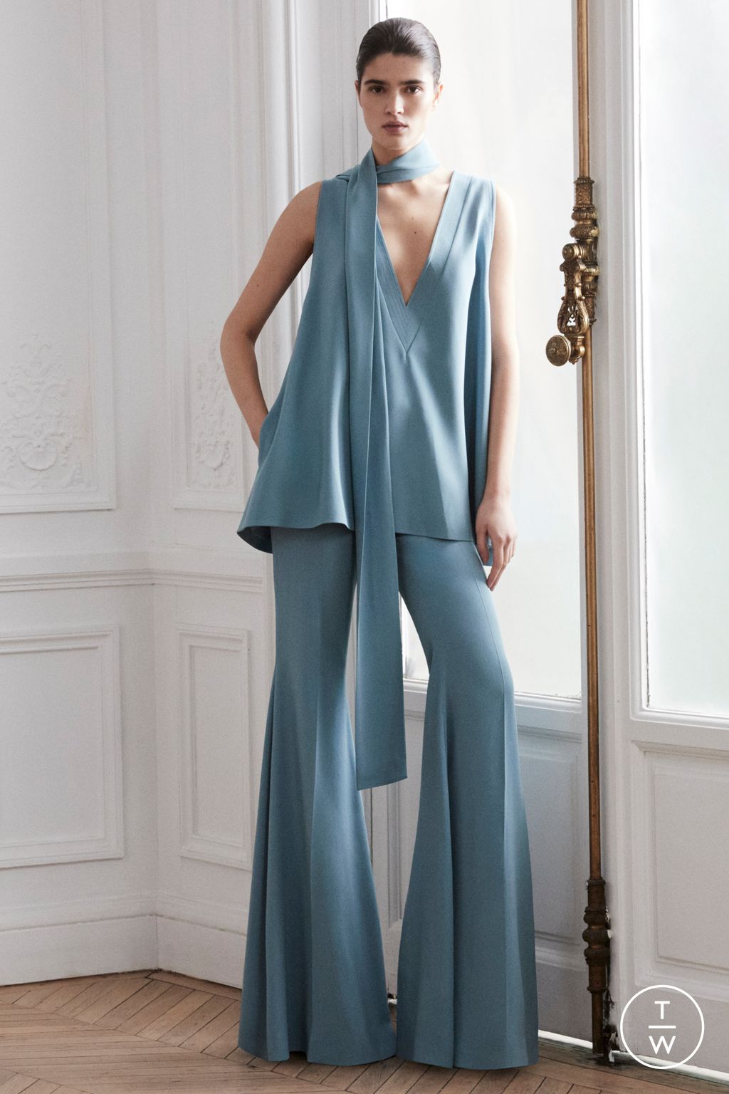 Fashion Week Paris Pre-Fall 2024 look 19 from the Elie Saab collection 女装