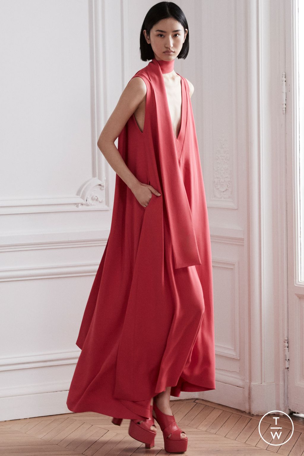 Fashion Week Paris Pre-Fall 2024 look 20 from the Elie Saab collection womenswear