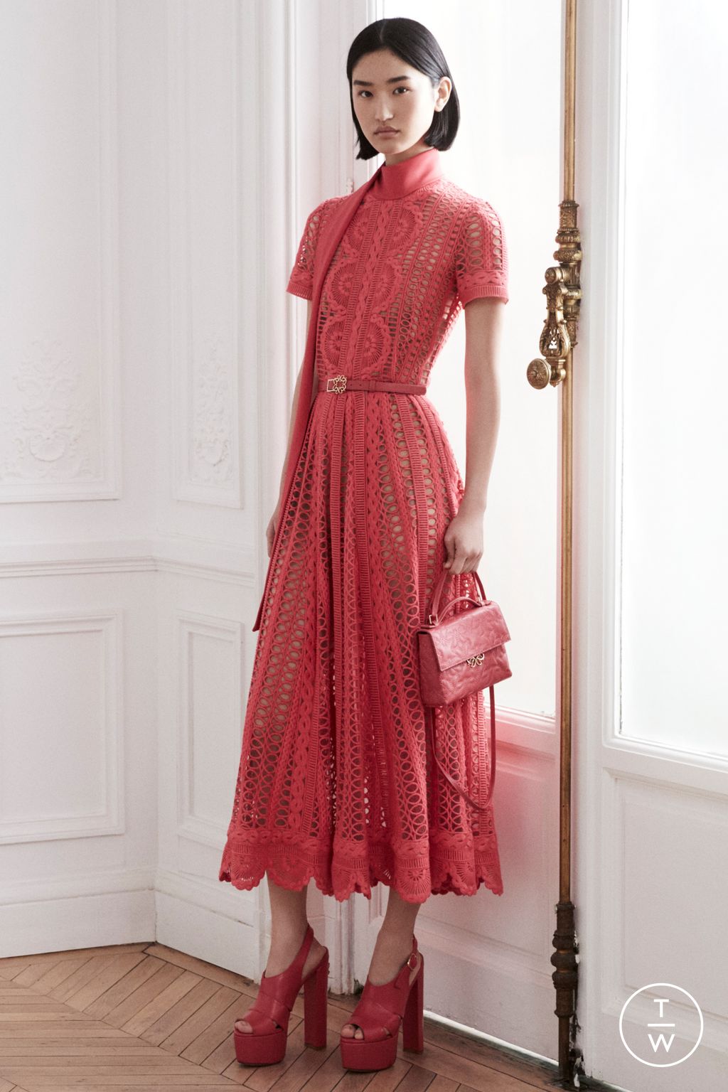 Fashion Week Paris Pre-Fall 2024 look 22 from the Elie Saab collection 女装