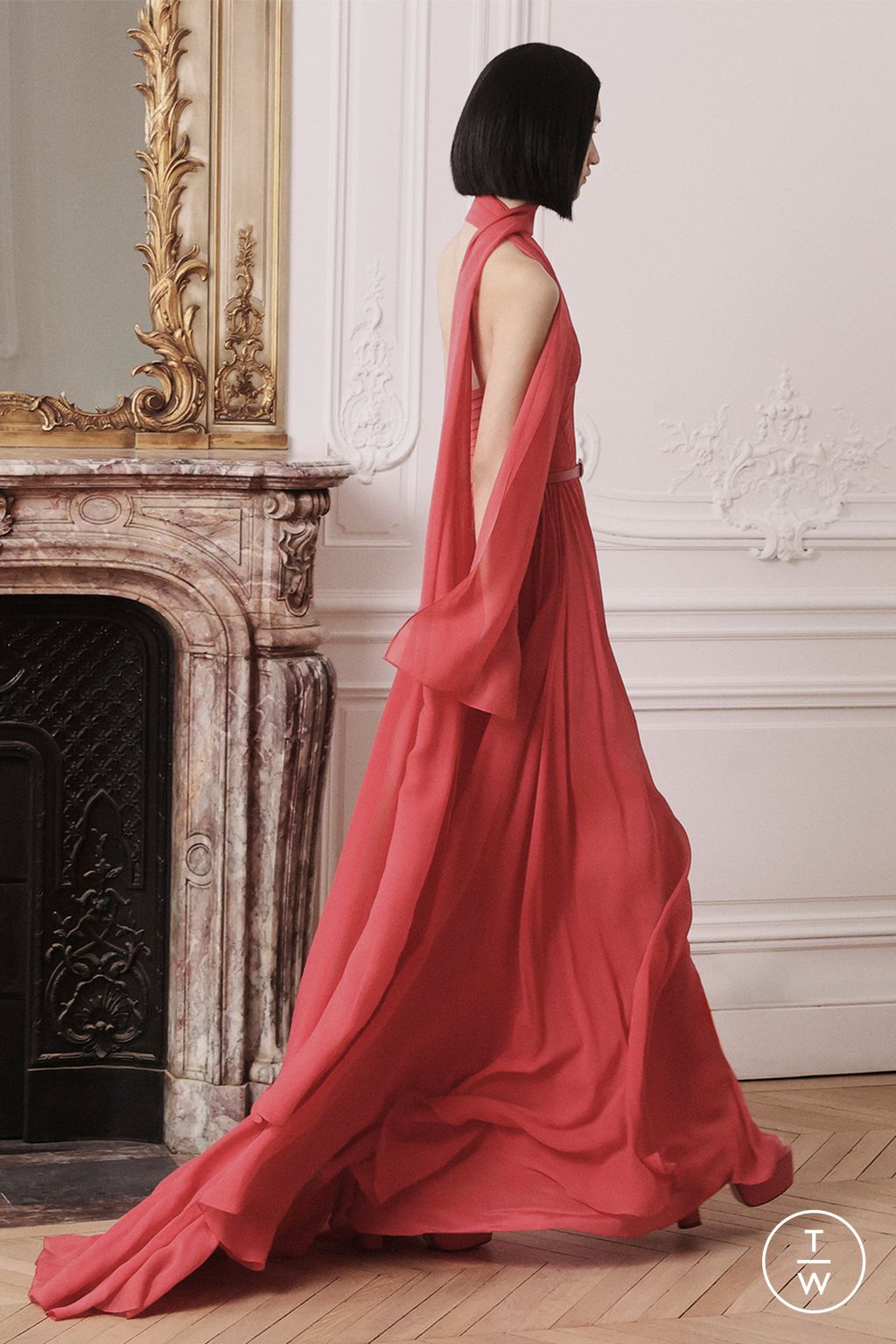 Fashion Week Paris Pre-Fall 2024 look 26 from the Elie Saab collection womenswear