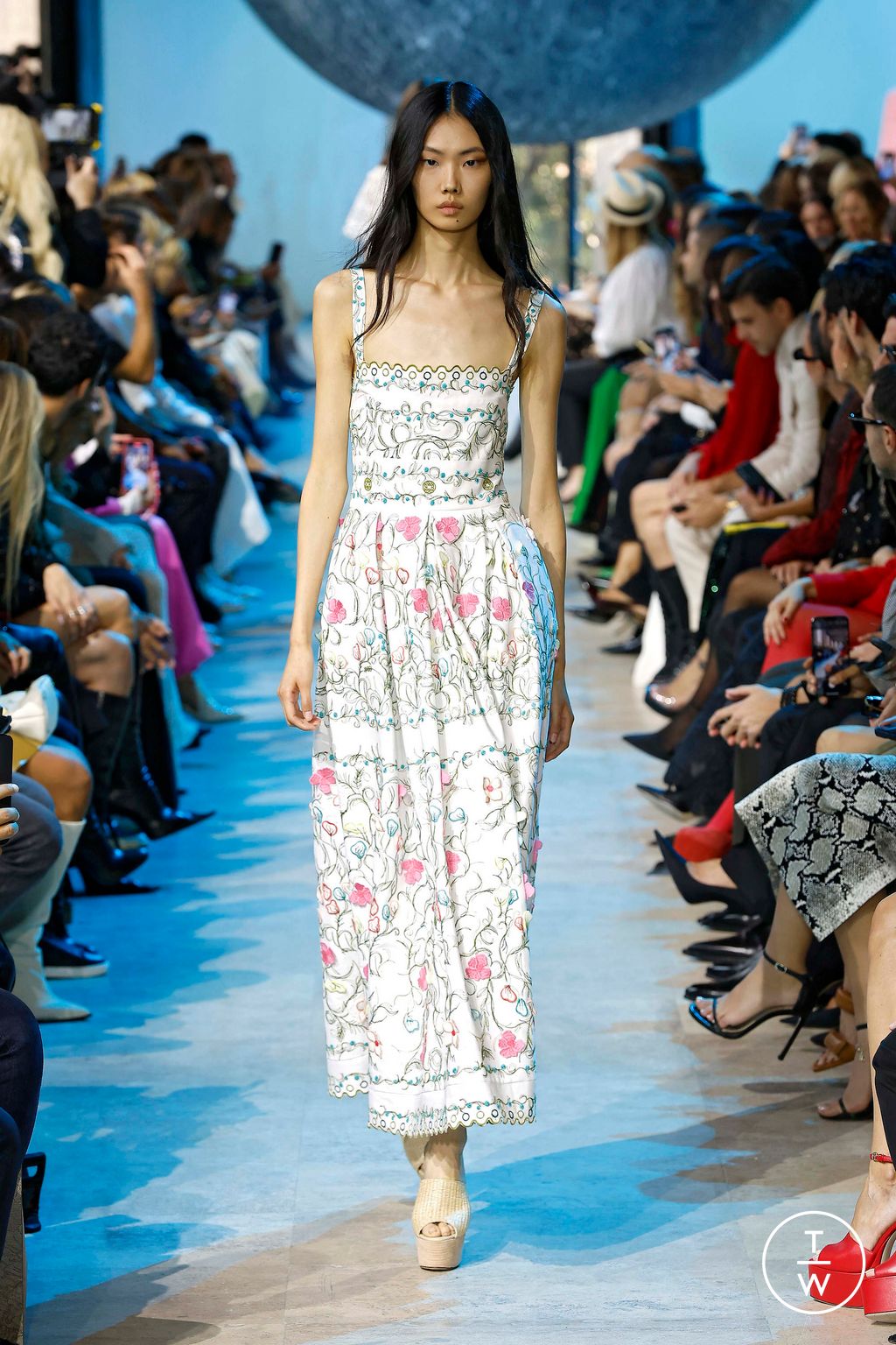 Fashion Week Paris Spring/Summer 2024 look 20 from the Elie Saab collection womenswear