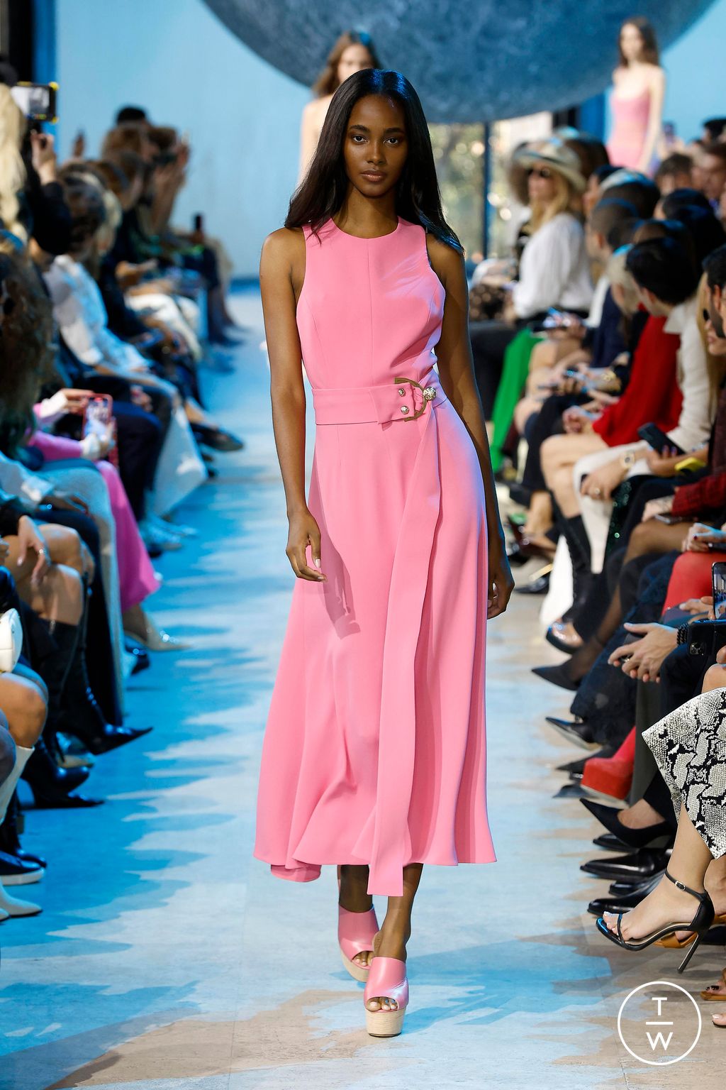 Fashion Week Paris Spring/Summer 2024 look 33 from the Elie Saab collection 女装