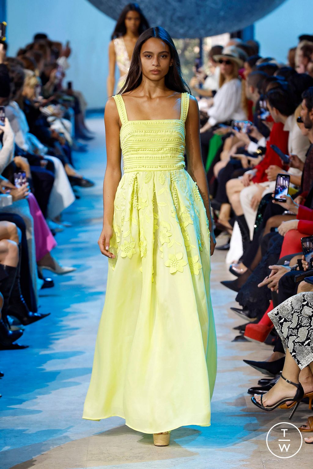 Fashion Week Paris Spring/Summer 2024 look 46 from the Elie Saab collection 女装