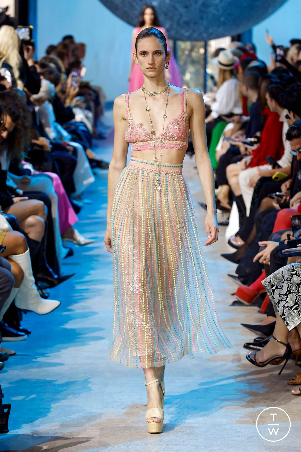Fashion Week Paris Spring/Summer 2024 look 48 from the Elie Saab collection 女装