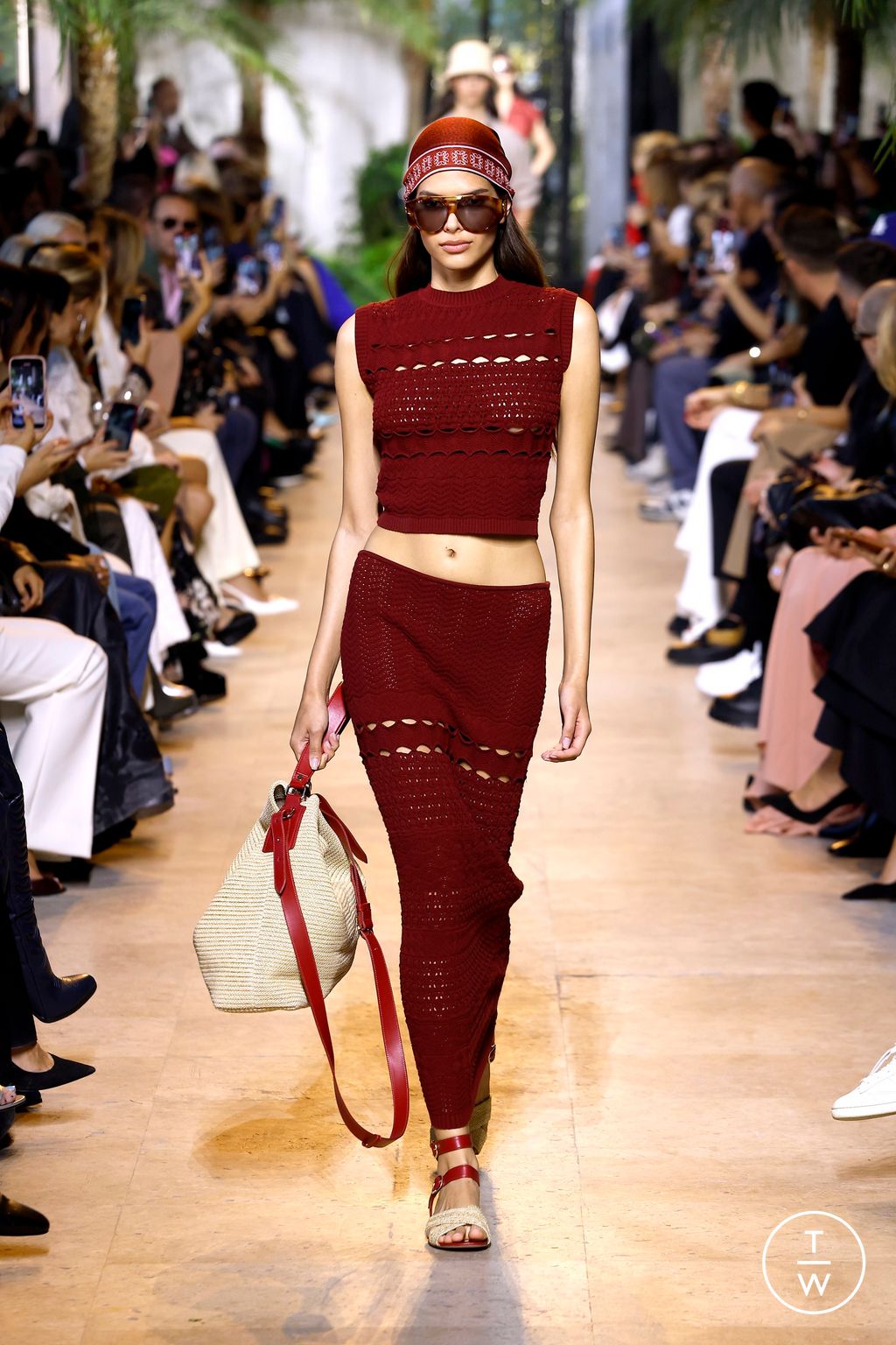 Fashion Week Paris Spring/Summer 2025 look 5 from the Elie Saab collection 女装