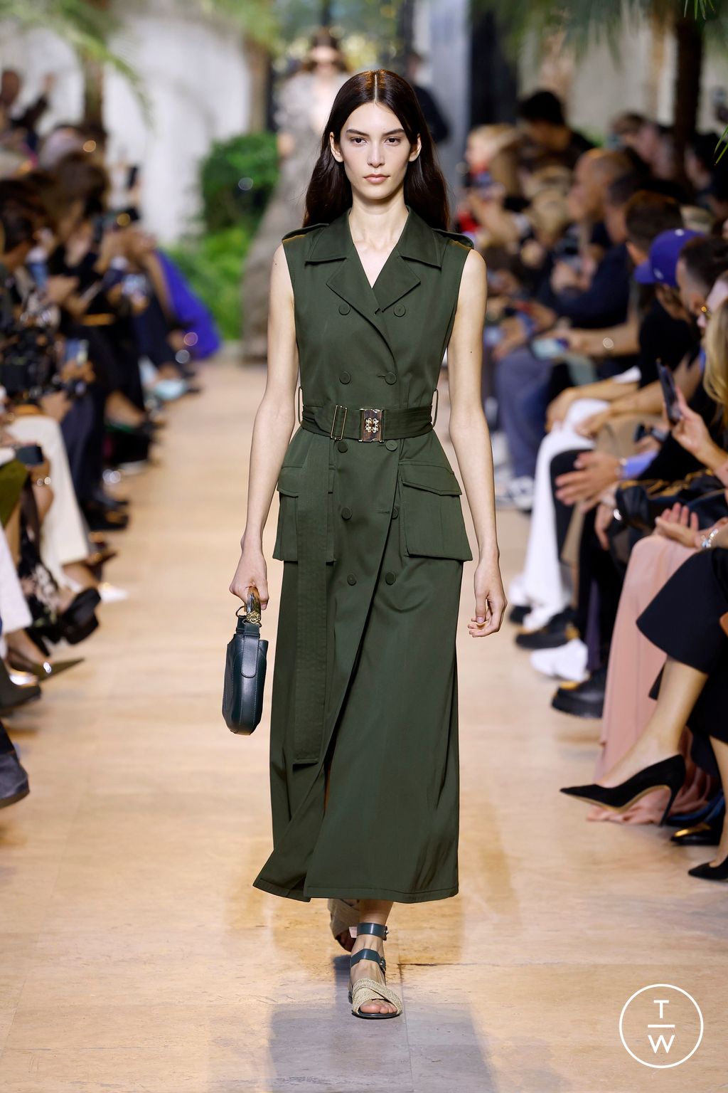 Fashion Week Paris Spring/Summer 2025 look 23 from the Elie Saab collection 女装