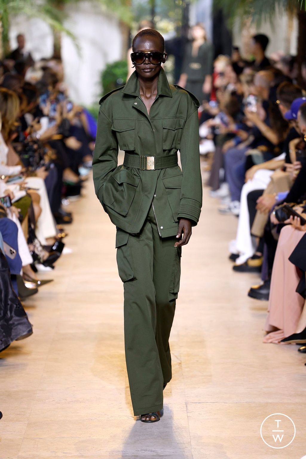 Fashion Week Paris Spring/Summer 2025 look 25 from the Elie Saab collection 女装