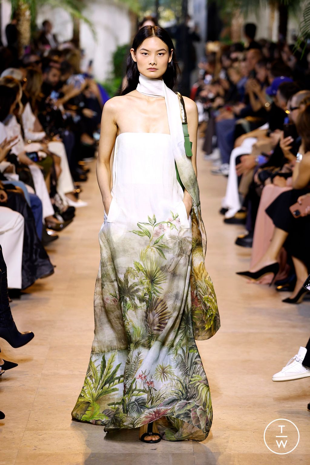 Fashion Week Paris Spring/Summer 2025 look 28 from the Elie Saab collection womenswear