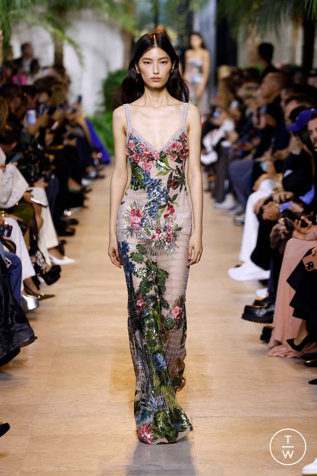 Fashion Week Paris Spring/Summer 2025 look 38 from the Elie Saab collection 女装