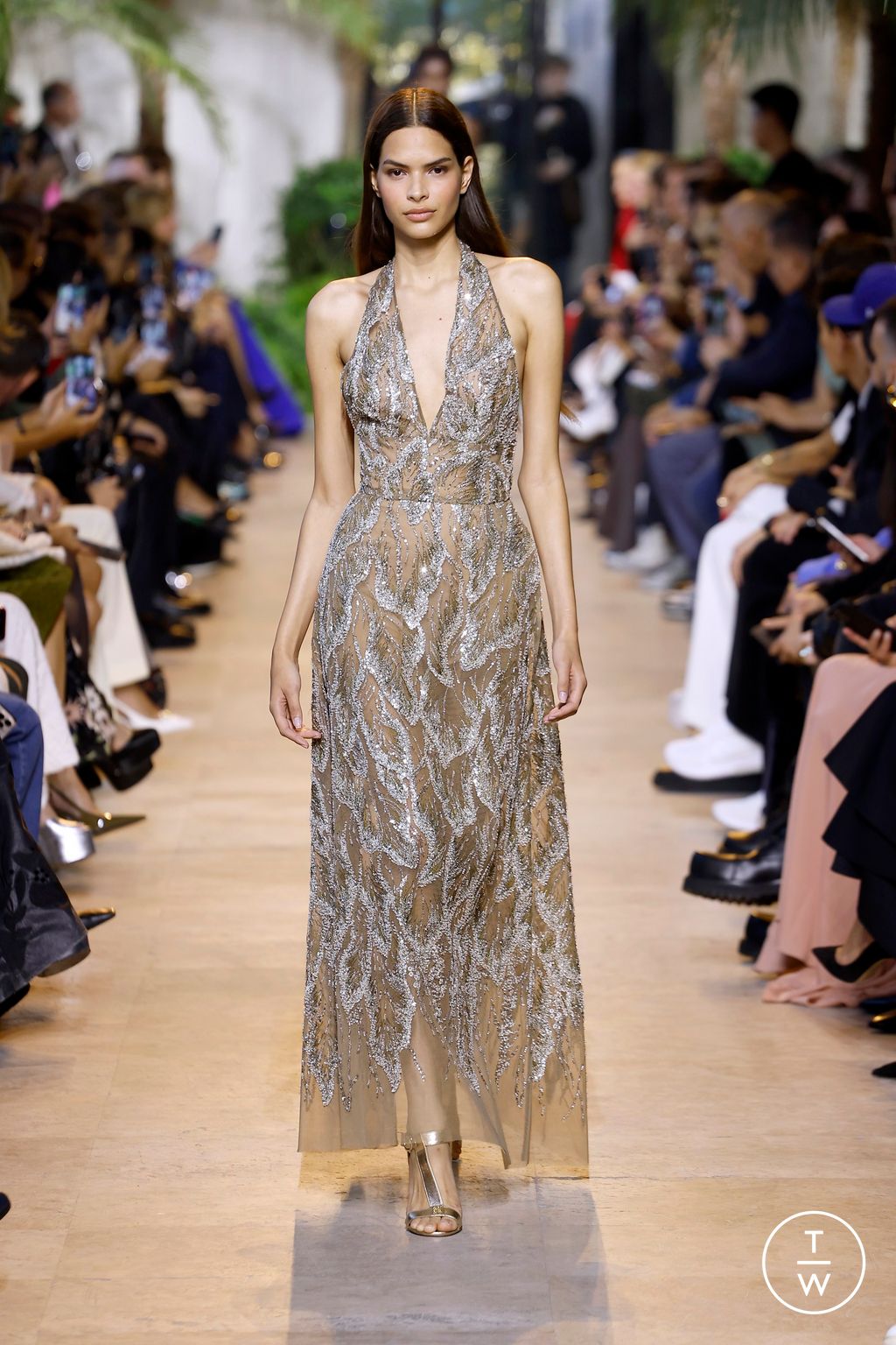 Fashion Week Paris Spring/Summer 2025 look 47 from the Elie Saab collection 女装