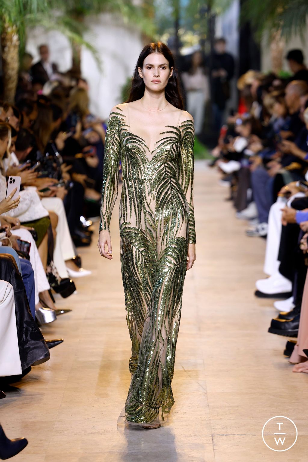 Fashion Week Paris Spring/Summer 2025 look 60 from the Elie Saab collection 女装