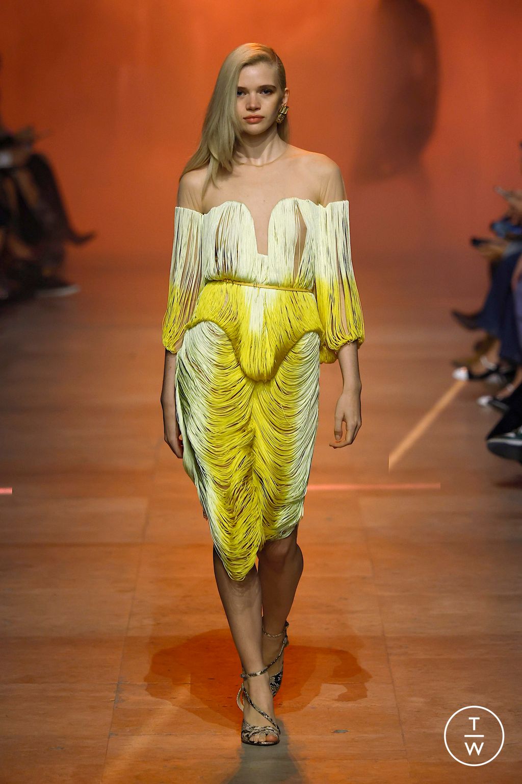 Fashion Week Paris Spring/Summer 2026 look 52 from the Elie Saab collection 女装