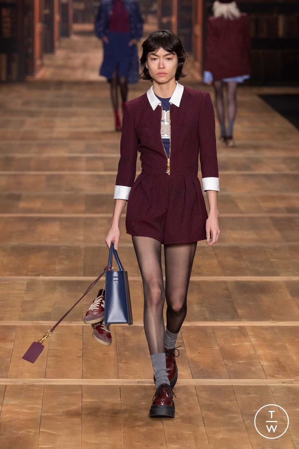 Fashion Week Milan Fall/Winter 2024 look 21 from the Elisabetta Franchi collection 女装