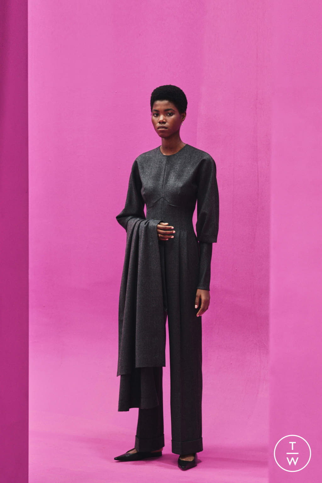 Fashion Week London Fall/Winter 2021 look 2 from the Emilia Wickstead collection womenswear