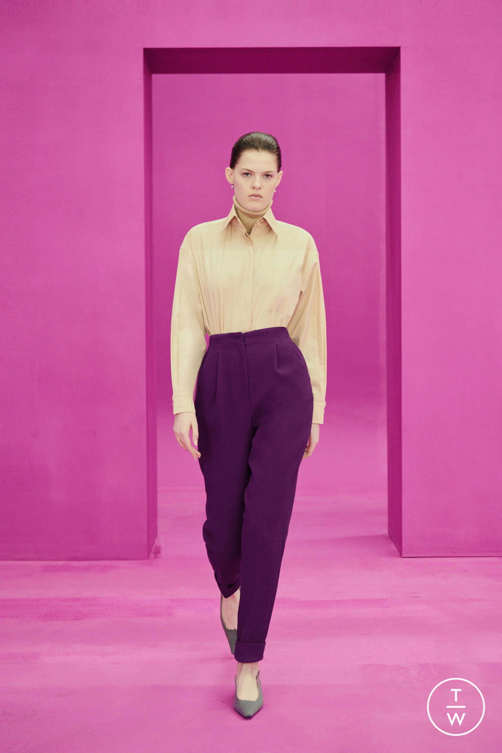 Fashion Week London Fall/Winter 2021 look 20 from the Emilia Wickstead collection womenswear