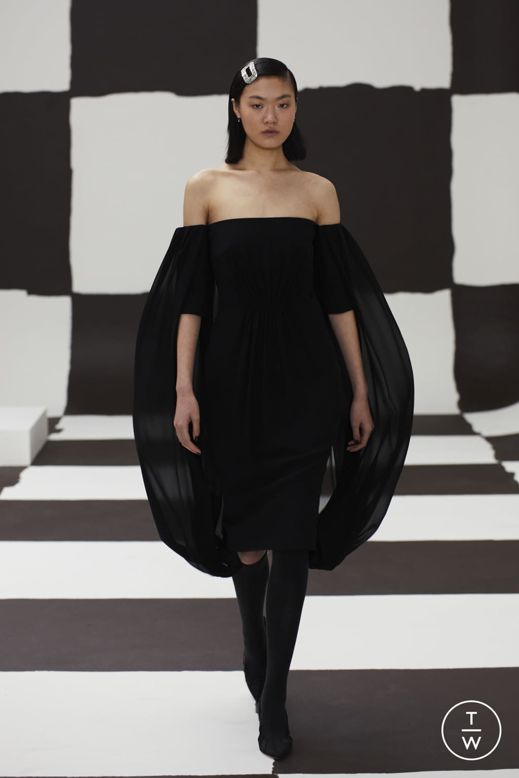 Fashion Week London Fall/Winter 2022 look 27 from the Emilia Wickstead collection womenswear