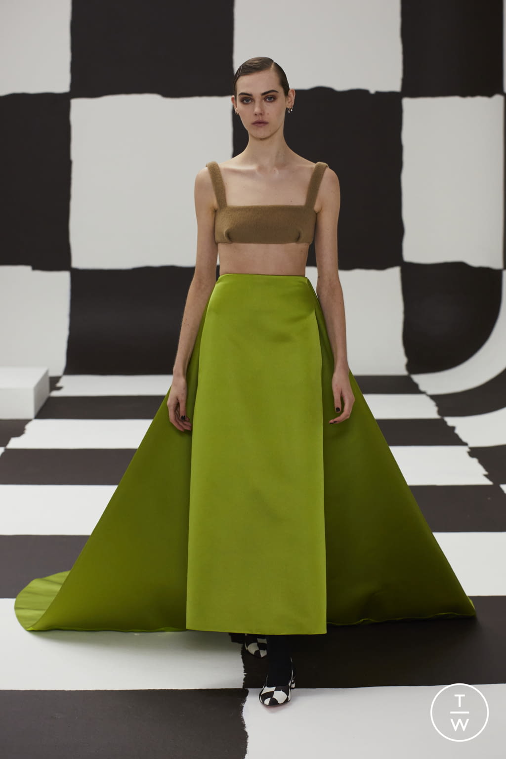 Fashion Week London Fall/Winter 2022 look 6 de la collection Emilia Wickstead womenswear