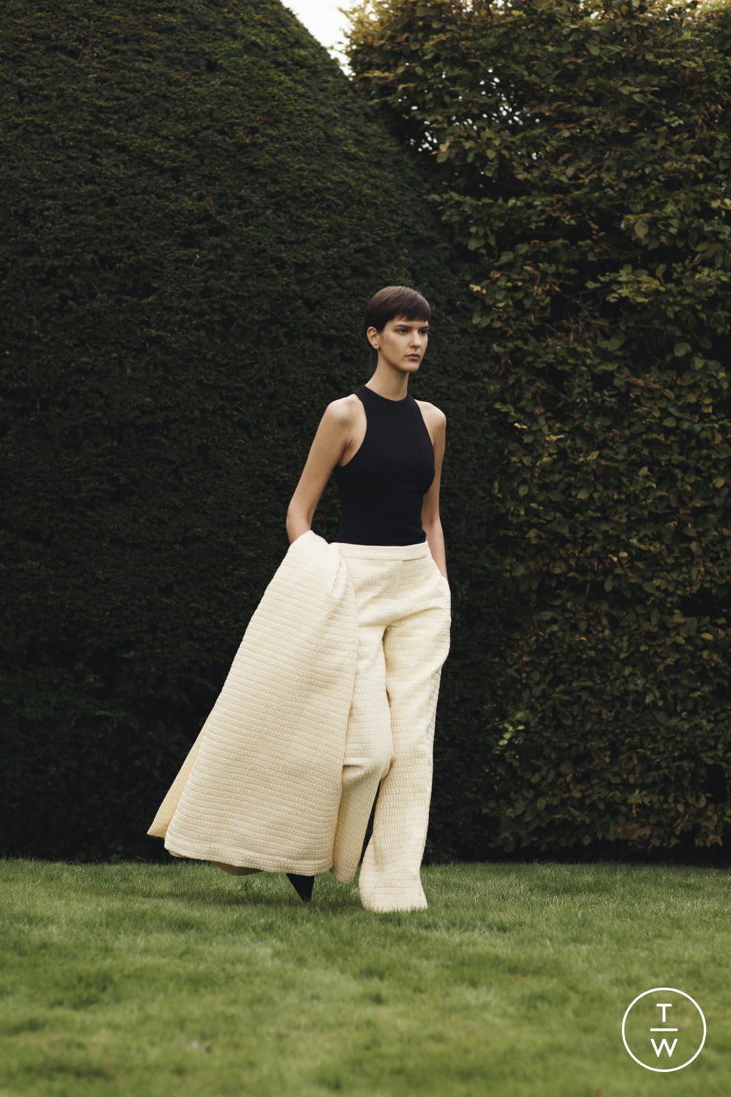 Fashion Week London Spring/Summer 2022 look 3 from the Emilia Wickstead collection womenswear