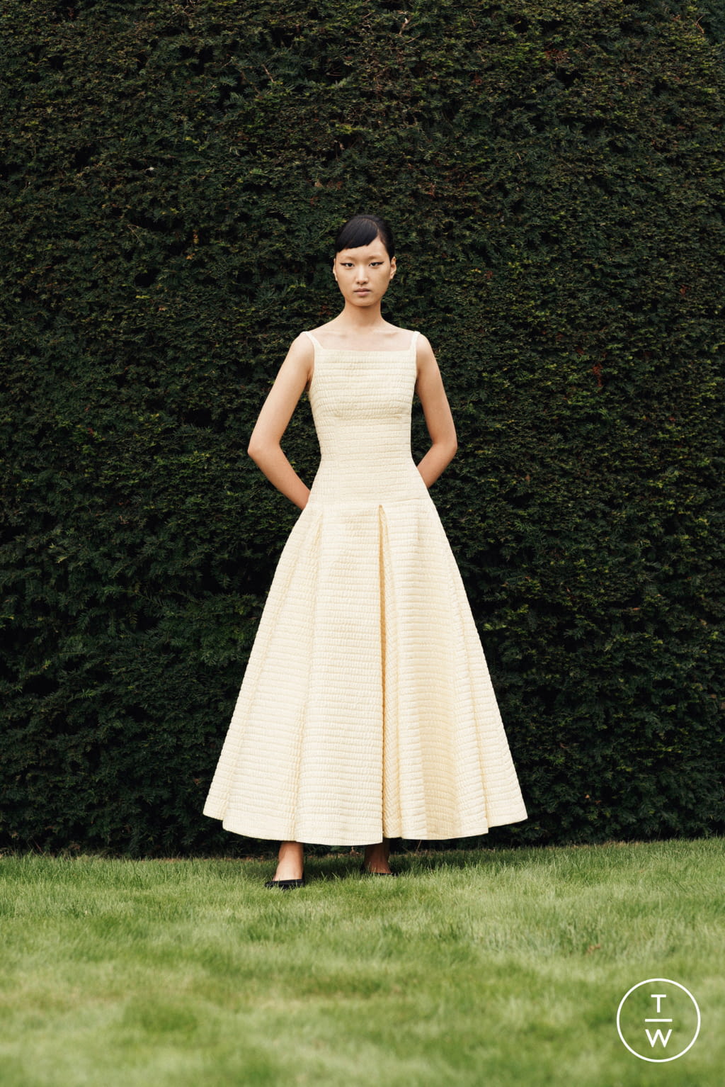 Fashion Week London Spring/Summer 2022 look 6 from the Emilia Wickstead collection womenswear