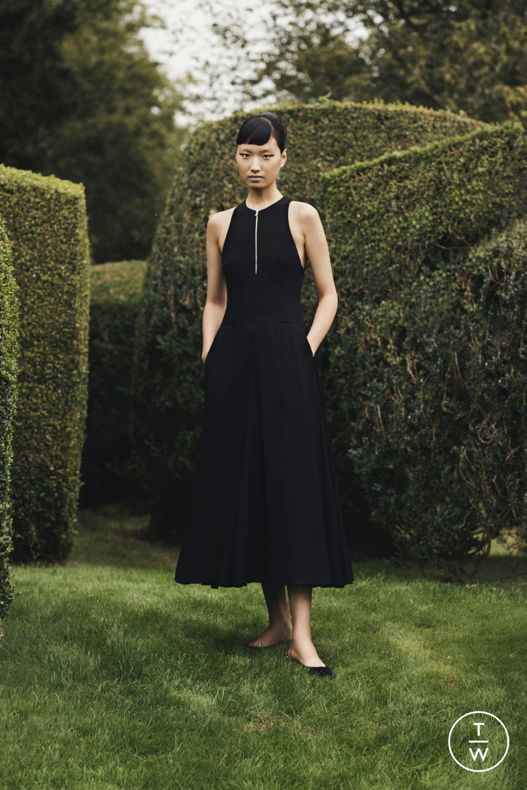 Fashion Week London Spring/Summer 2022 look 9 from the Emilia Wickstead collection womenswear