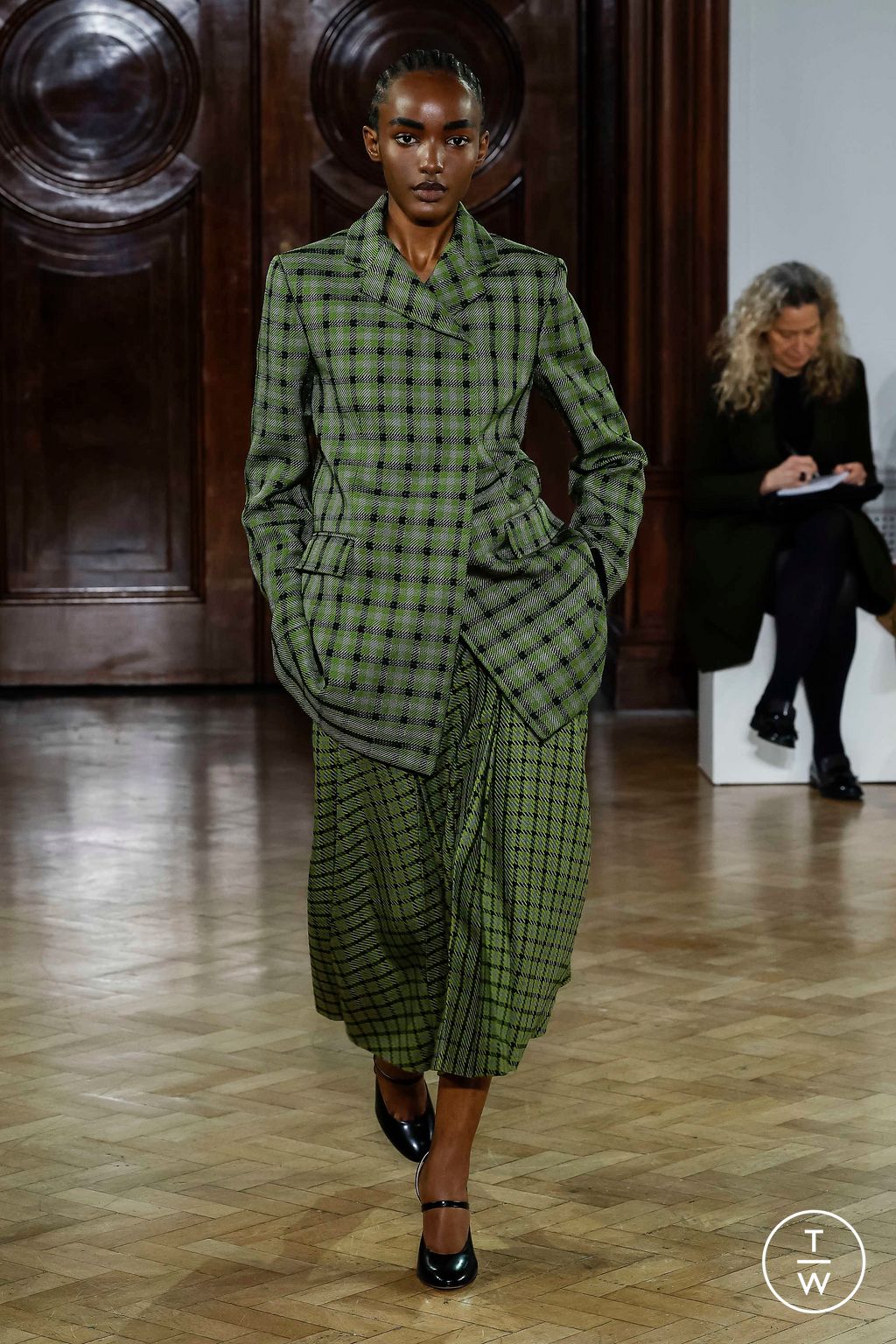 Fashion Week London Fall/Winter 2023 look 3 from the Emilia Wickstead collection womenswear