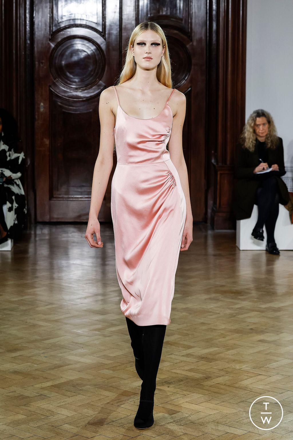 Fashion Week London Fall/Winter 2023 look 10 from the Emilia Wickstead collection womenswear