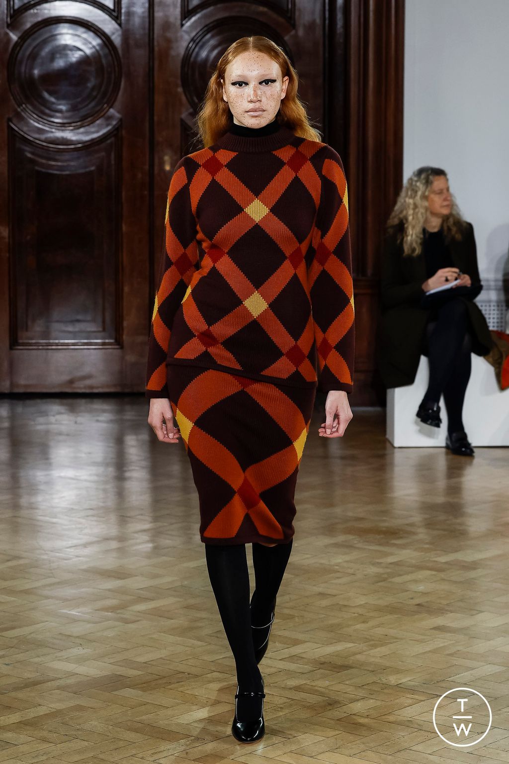 Fashion Week London Fall/Winter 2023 look 23 from the Emilia Wickstead collection 女装