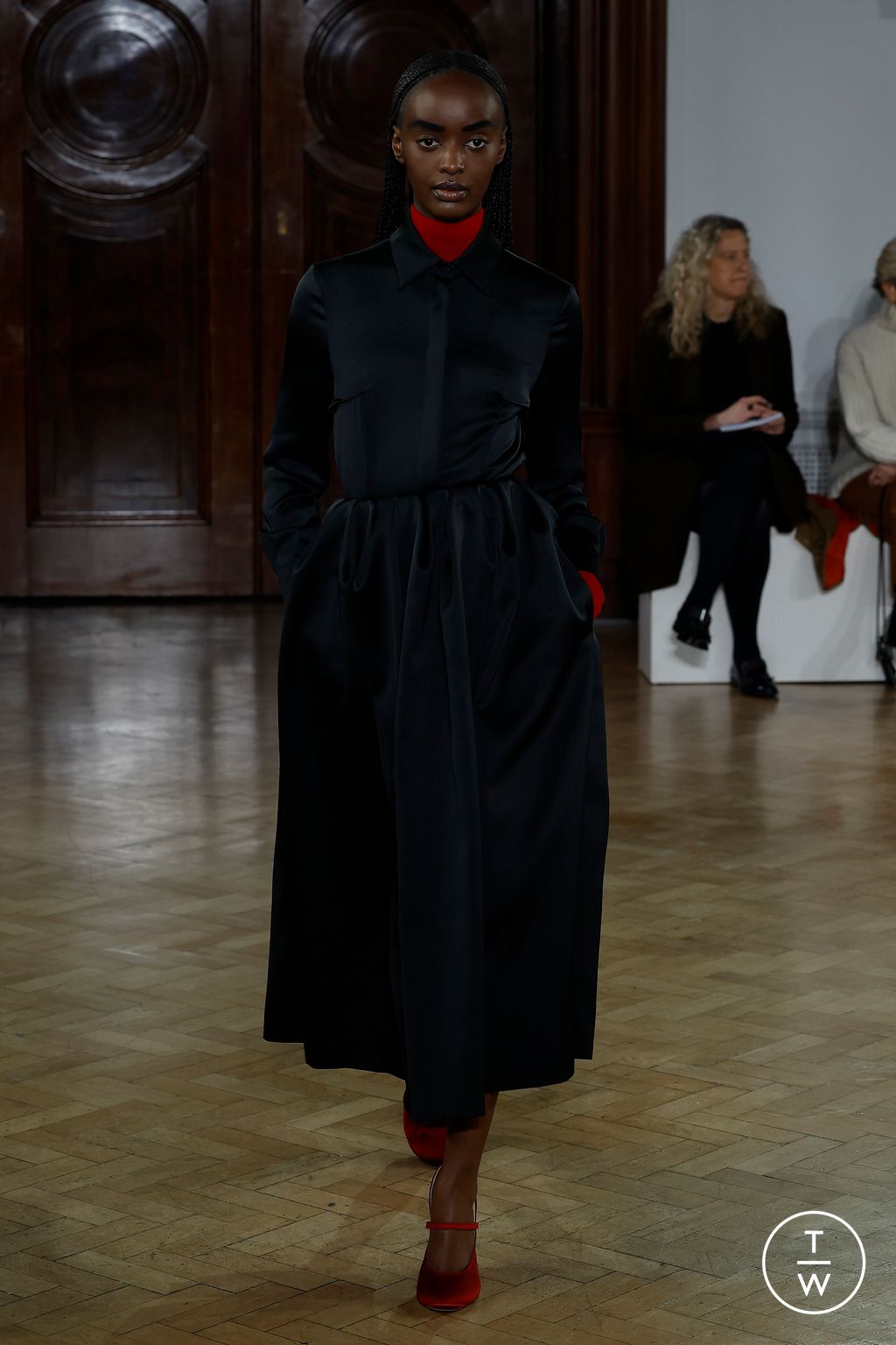 Fashion Week London Fall/Winter 2023 look 37 from the Emilia Wickstead collection womenswear