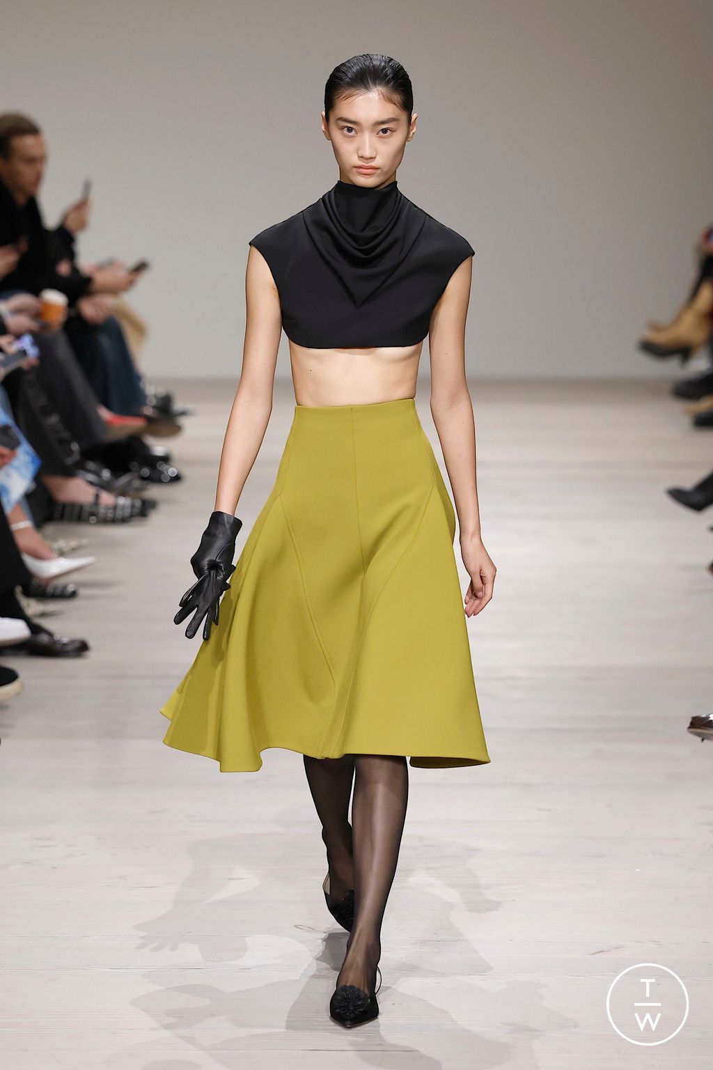 Fashion Week London Fall/Winter 2025 look 23 from the Emilia Wickstead collection womenswear
