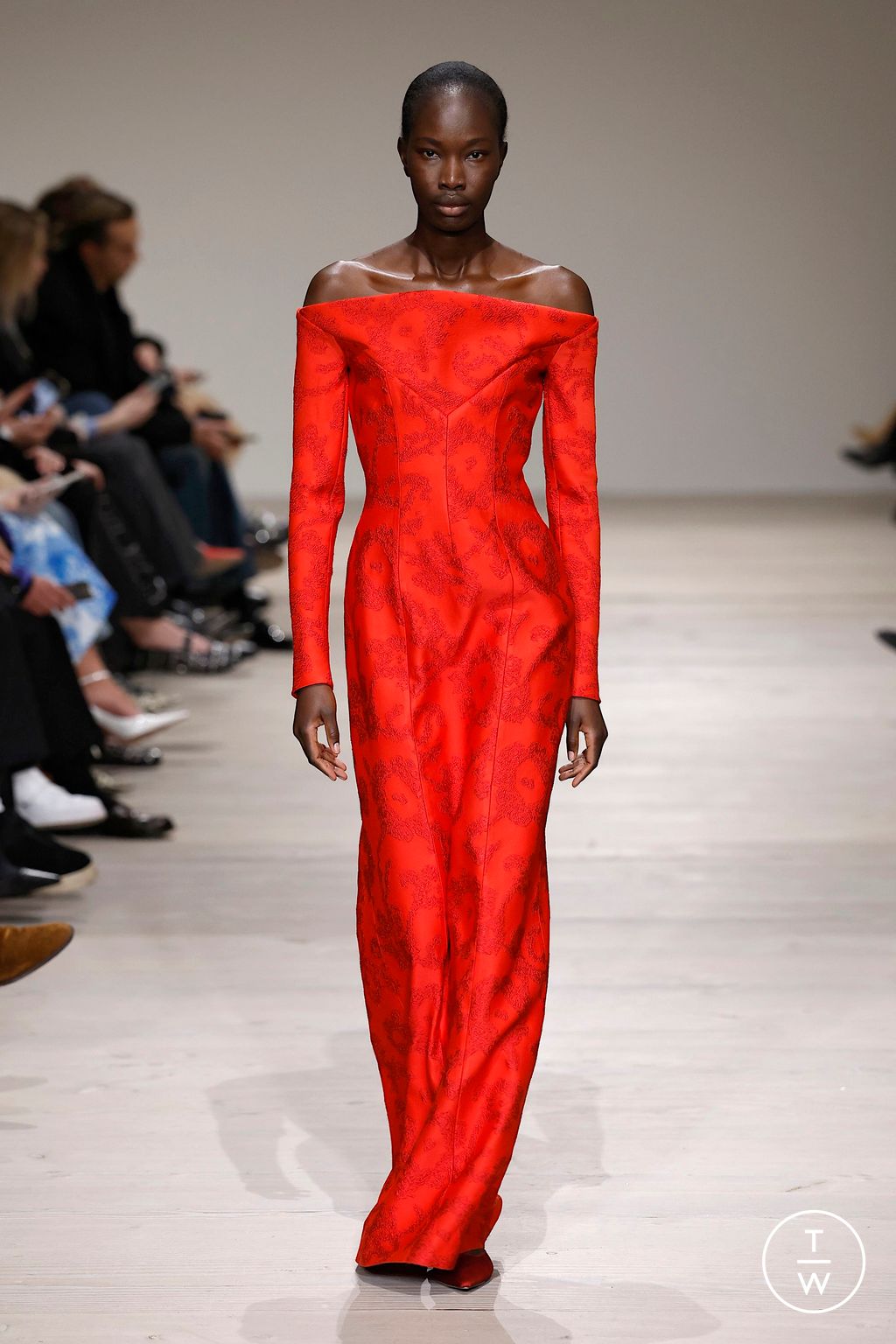 Fashion Week London Fall/Winter 2025 look 38 from the Emilia Wickstead collection womenswear