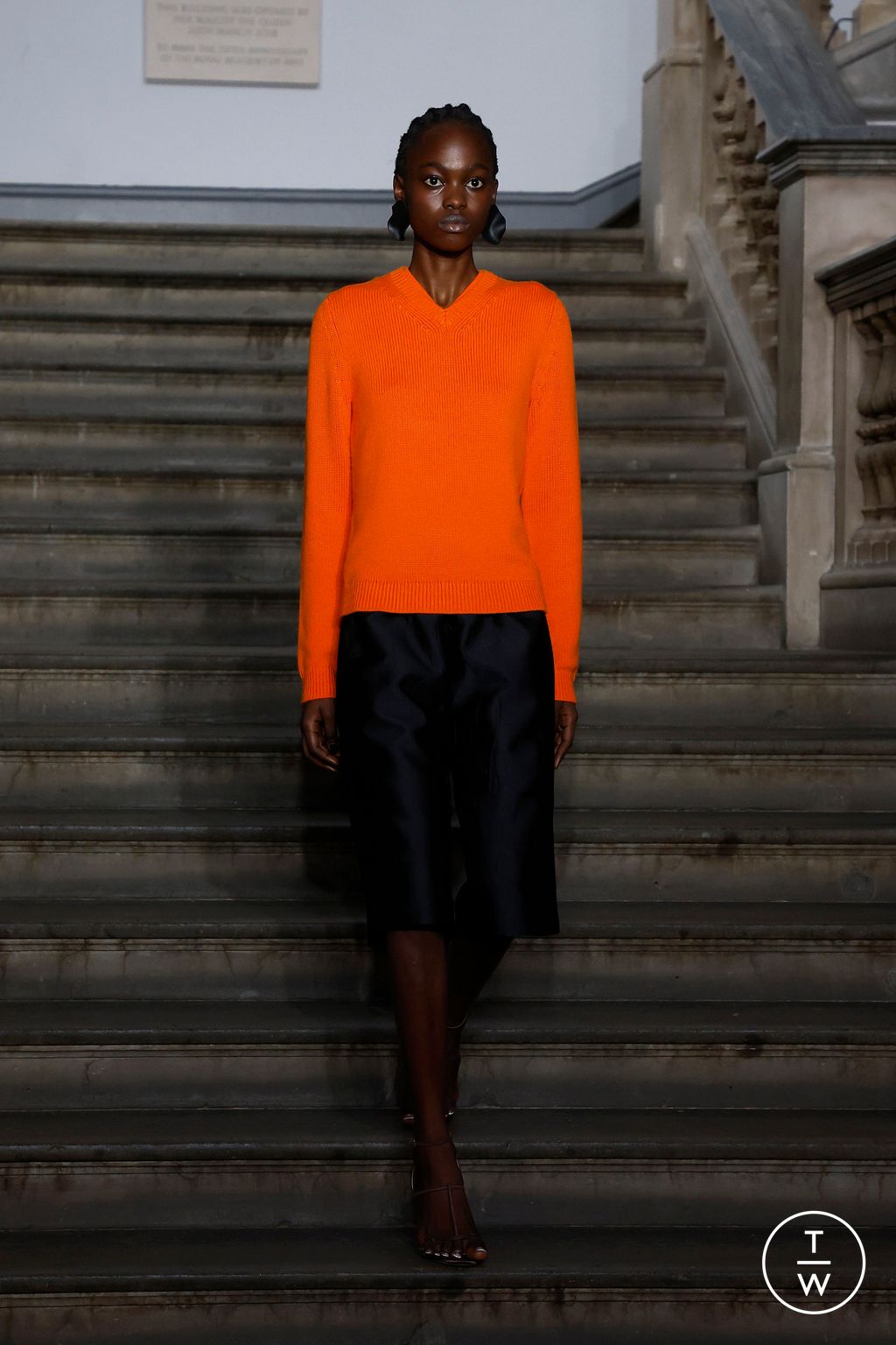 Fashion Week London Spring/Summer 2024 look 2 from the Emilia Wickstead collection 女装