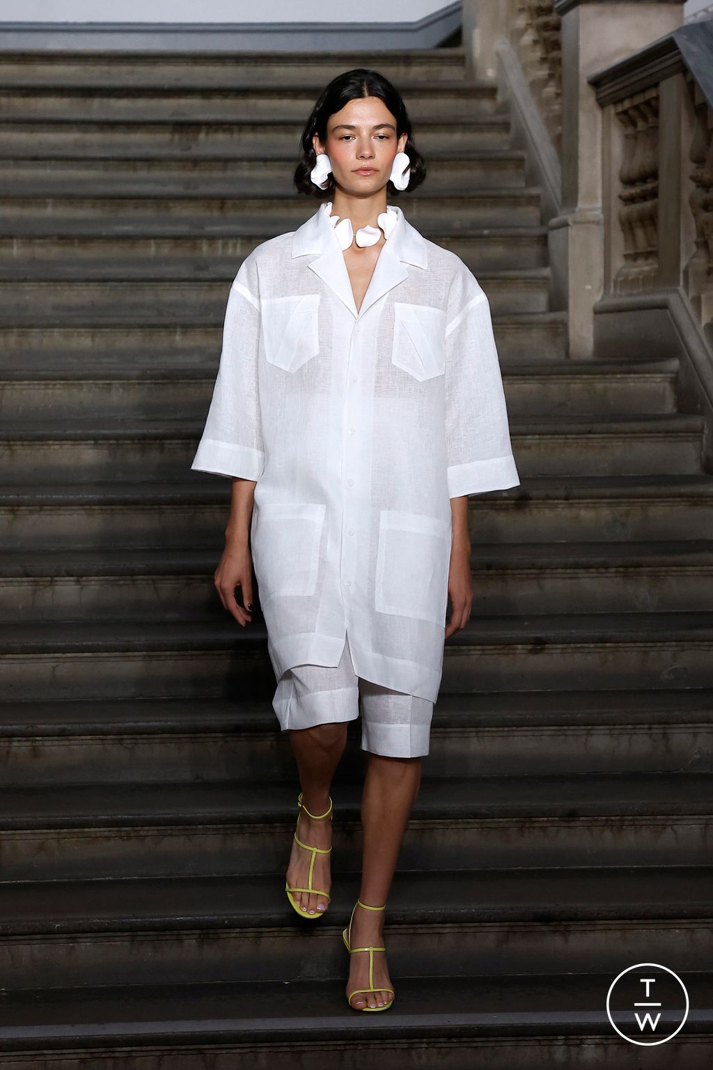 Fashion Week London Spring/Summer 2024 look 12 from the Emilia Wickstead collection 女装
