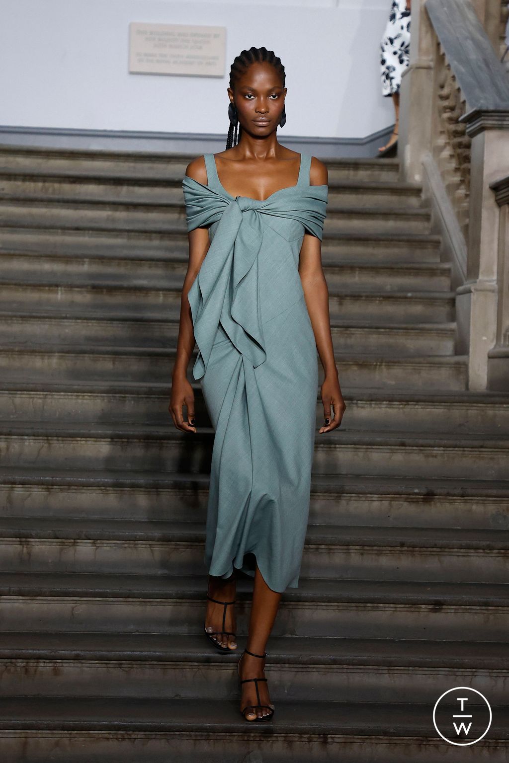 Fashion Week London Spring/Summer 2024 look 21 from the Emilia Wickstead collection womenswear