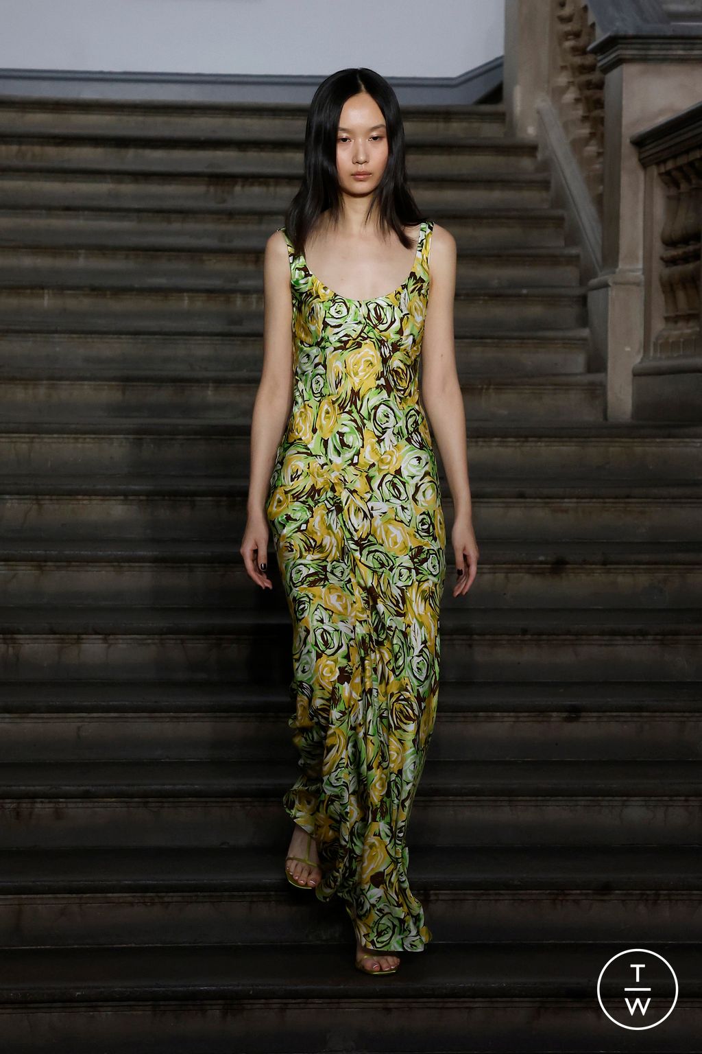 Fashion Week London Spring/Summer 2024 look 28 from the Emilia Wickstead collection womenswear