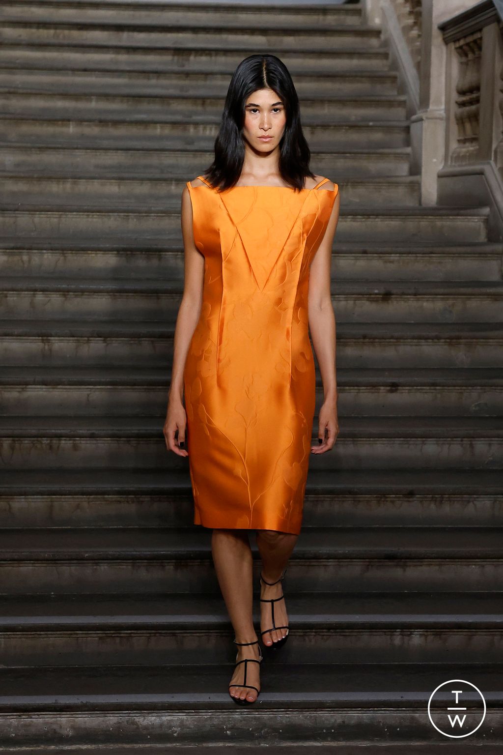 Fashion Week London Spring/Summer 2024 look 34 from the Emilia Wickstead collection womenswear