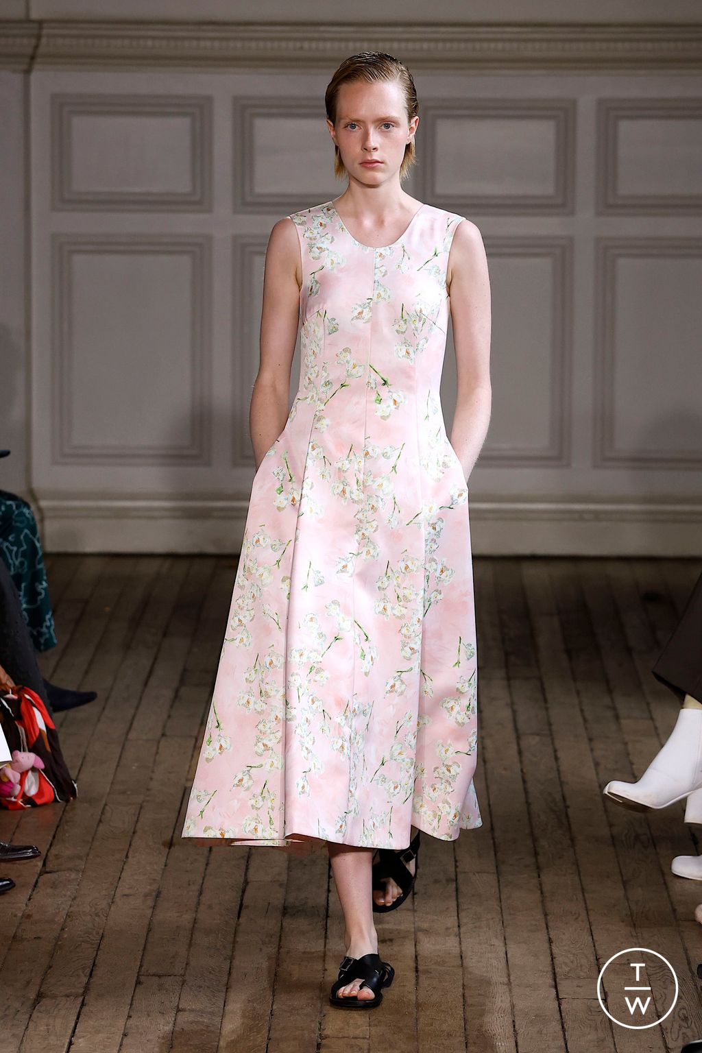Fashion Week London Spring/Summer 2025 look 16 from the Emilia Wickstead collection womenswear
