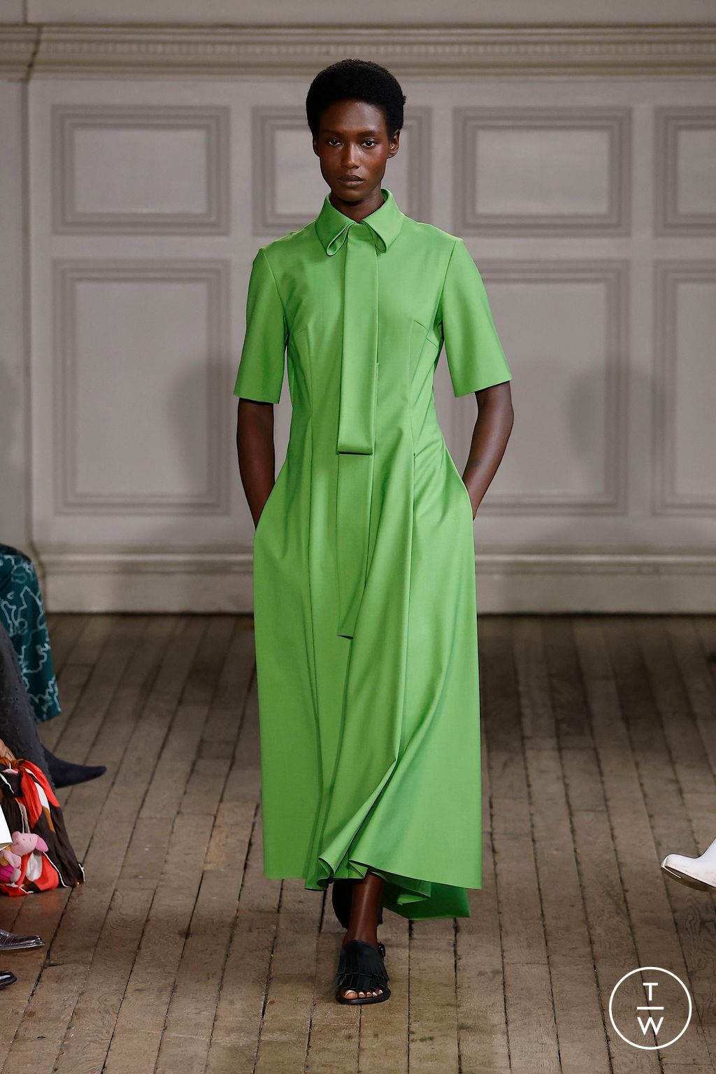 Fashion Week London Spring/Summer 2025 look 22 de la collection Emilia Wickstead womenswear