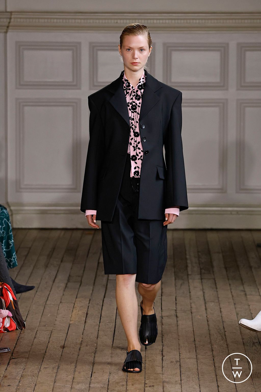 Fashion Week London Spring-Summer 2025 look 29 de la collection Emilia Wickstead womenswear