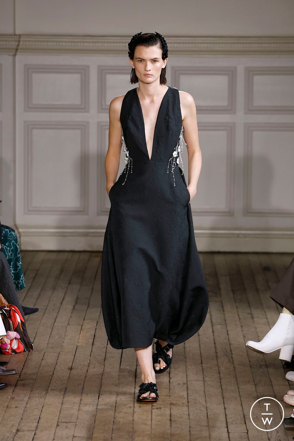 Fashion Week London Spring/Summer 2025 look 33 from the Emilia Wickstead collection womenswear