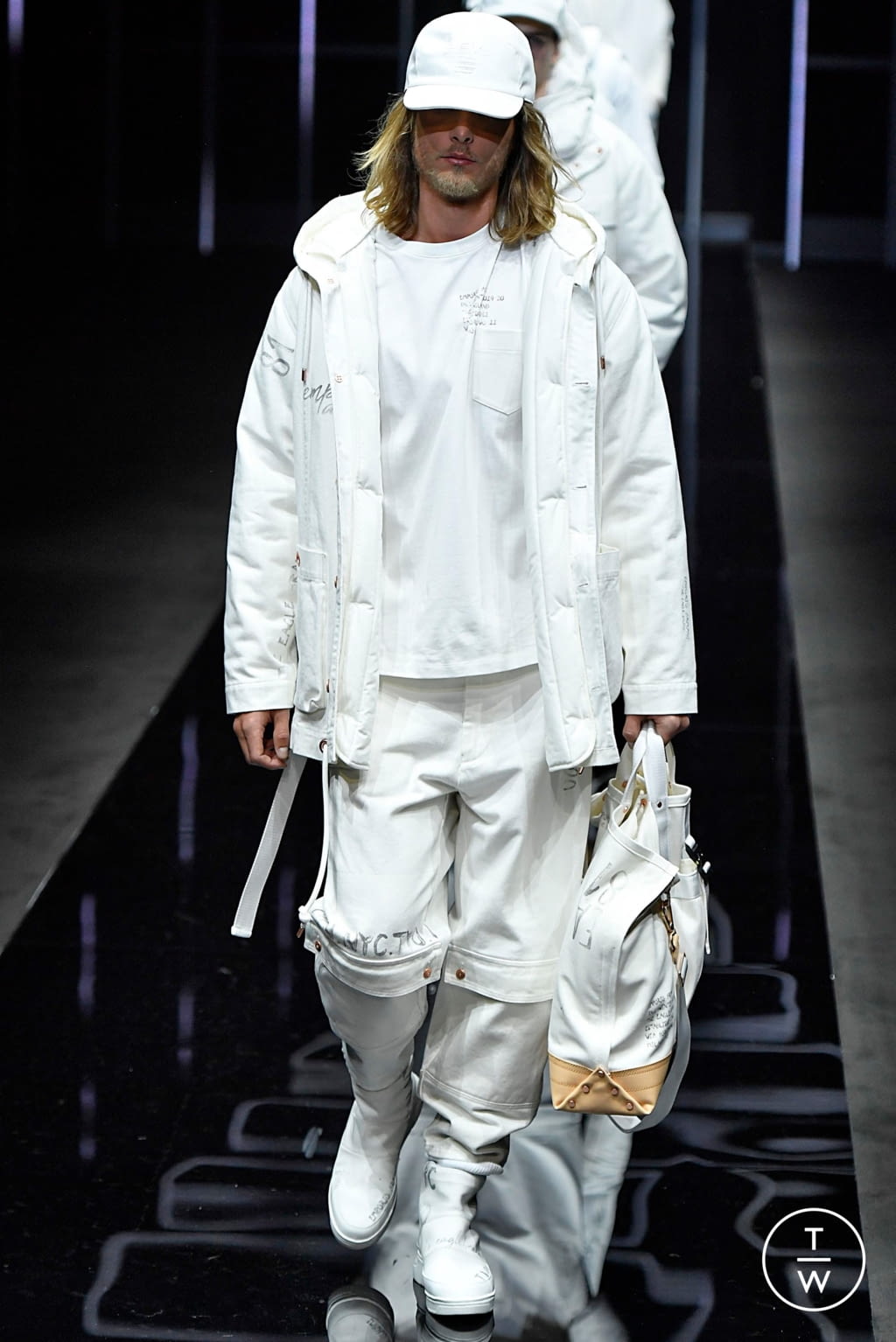 Fashion Week Milan Fall/Winter 2019 look 115 from the Emporio Armani collection 男装