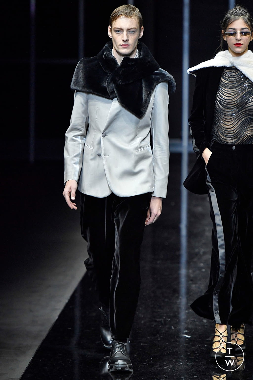 Fashion Week Milan Fall/Winter 2019 look 131 from the Emporio Armani collection 男装