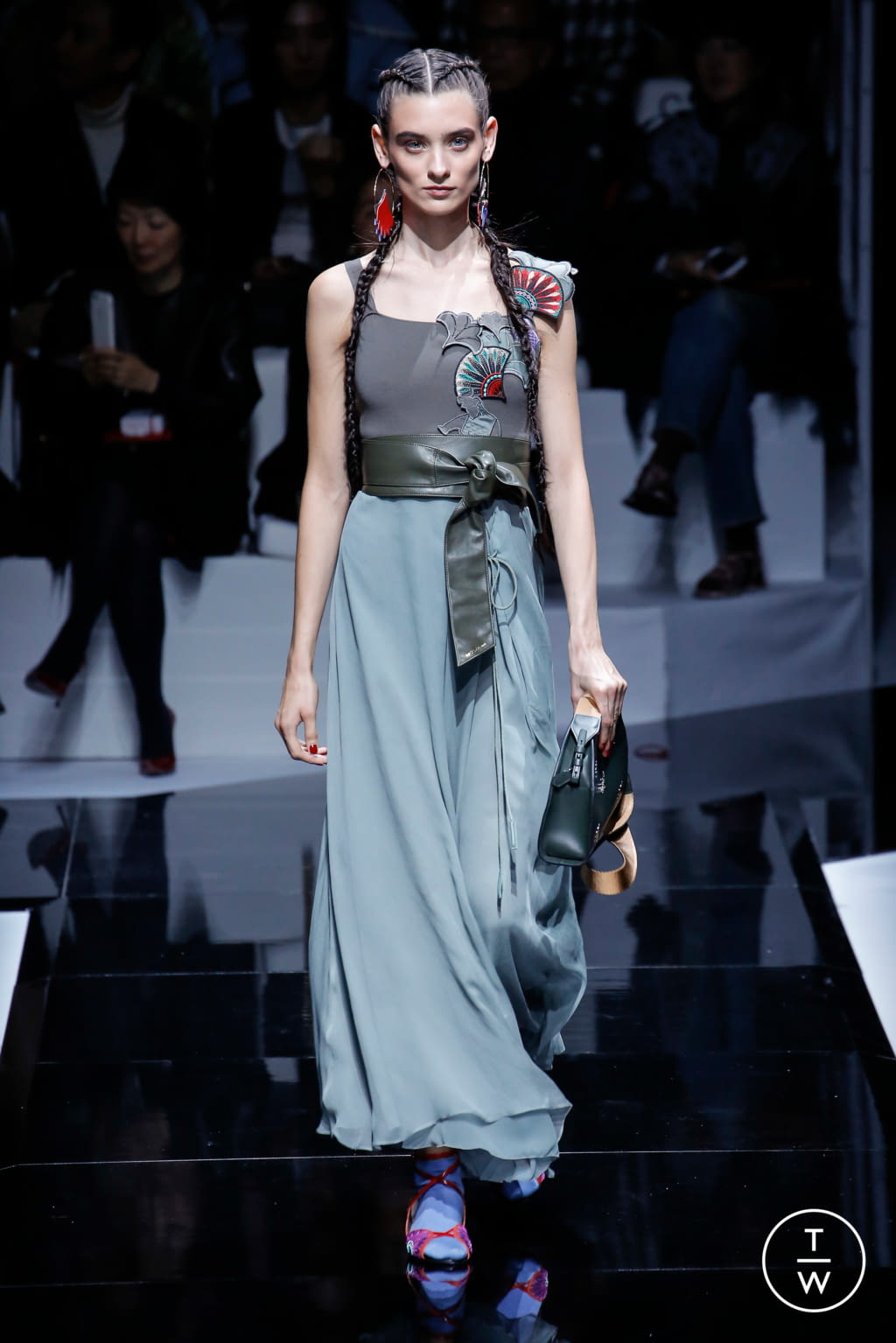 Fashion Week Paris Spring/Summer 2017 look 41 from the Emporio Armani collection 女装
