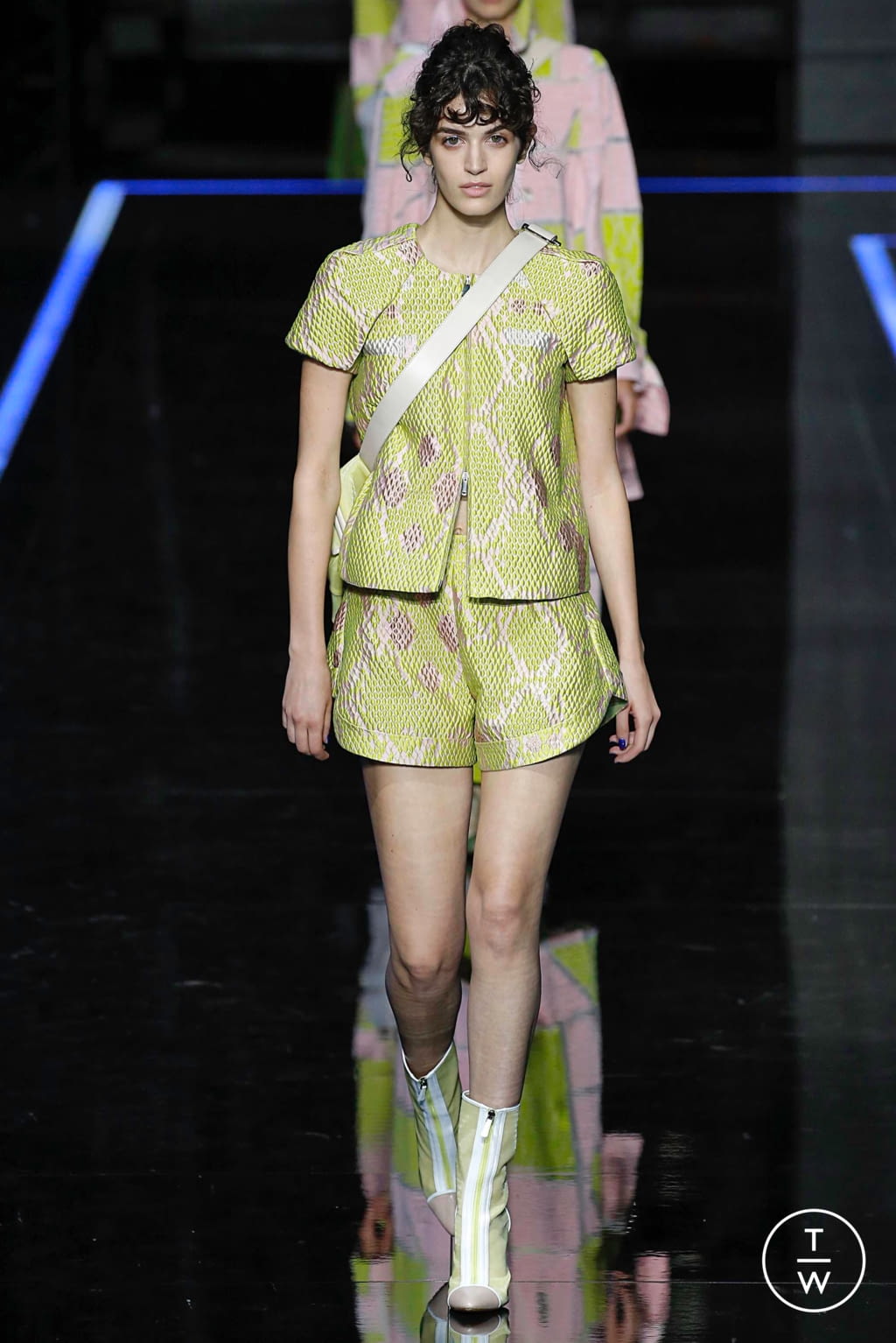 Fashion Week Milan Spring/Summer 2019 look 126 from the Emporio Armani collection womenswear