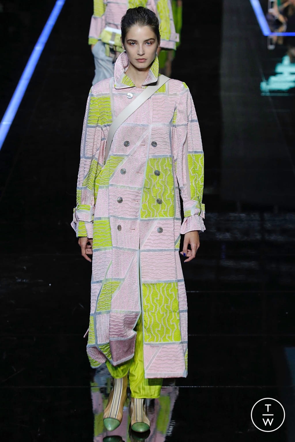 Fashion Week Milan Spring/Summer 2019 look 127 from the Emporio Armani collection 女装