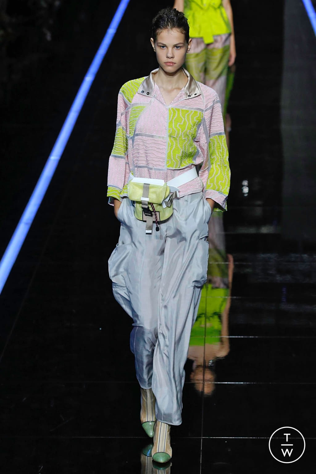 Fashion Week Milan Spring/Summer 2019 look 128 from the Emporio Armani collection 女装