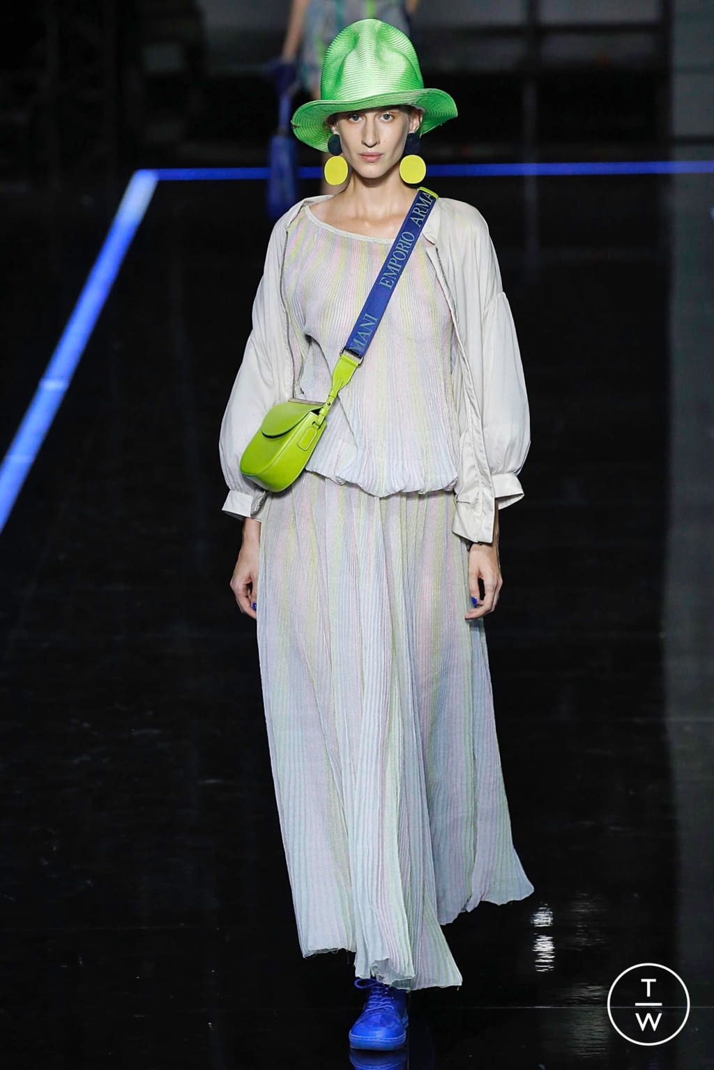 Fashion Week Milan Spring/Summer 2019 look 133 from the Emporio Armani collection 女装